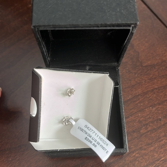 Knot diamond earrings - never worn, unable to return. - Picture 2 of 4